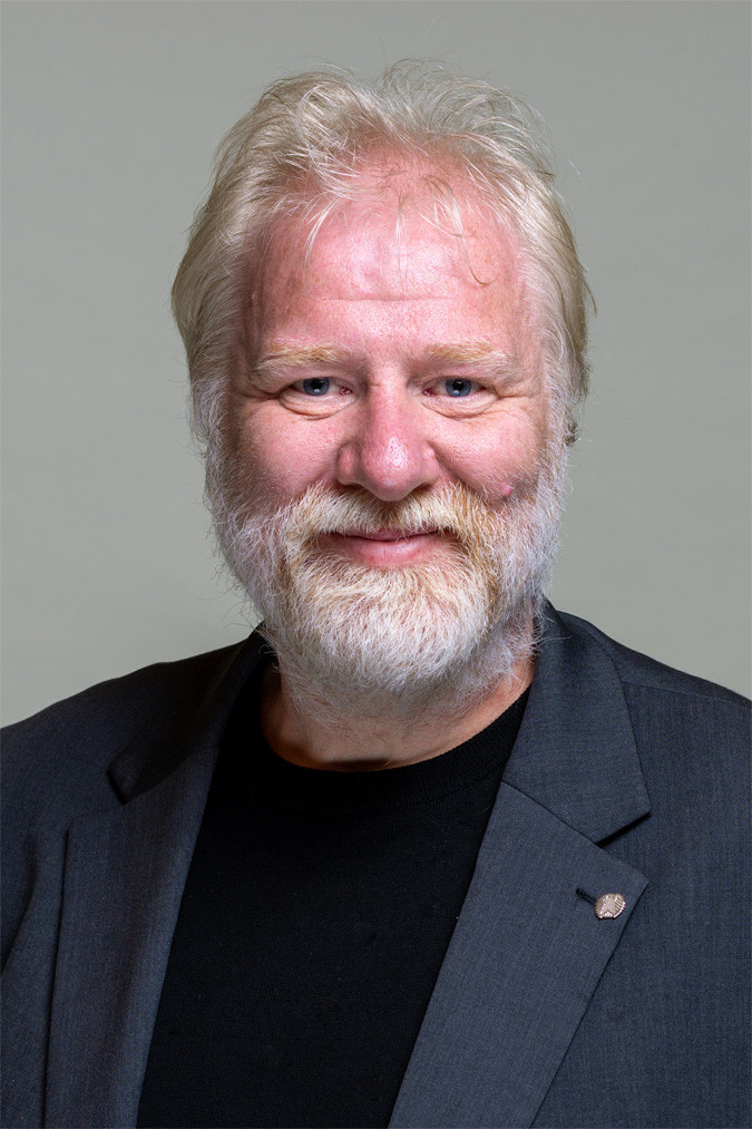 Ewen Uwe Logo
