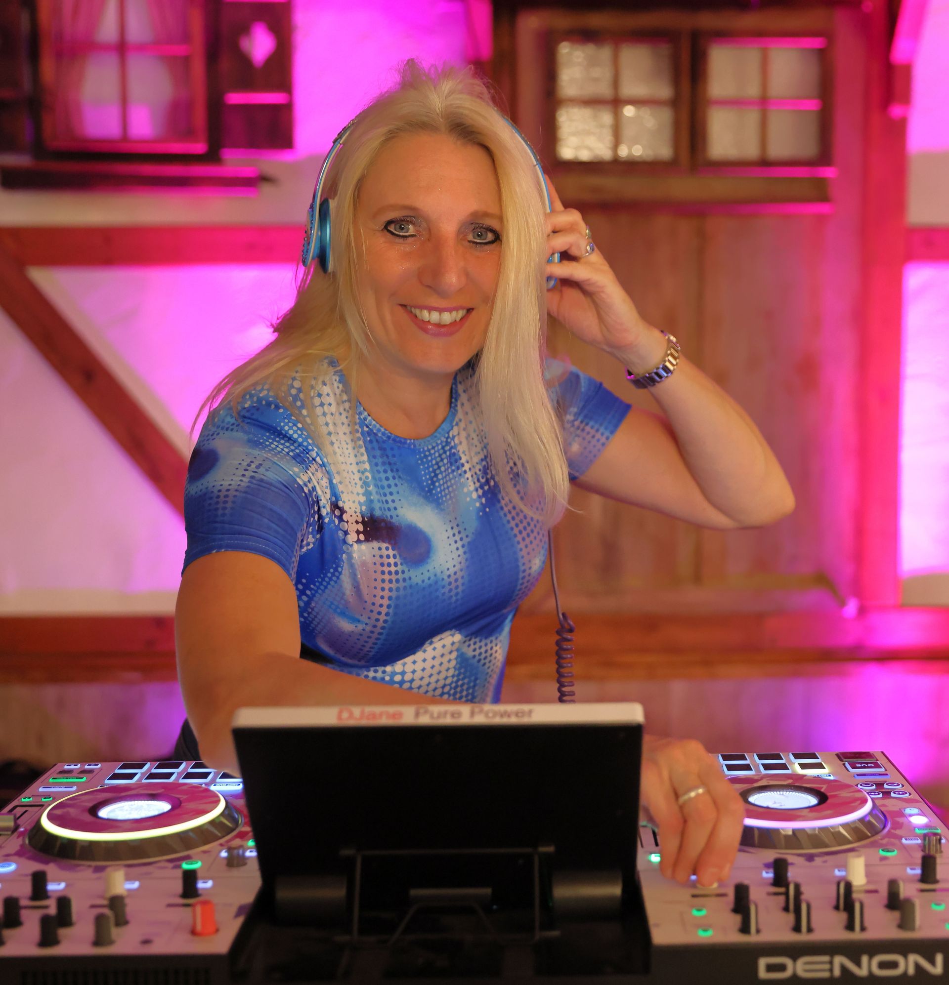 DJane Pure Power Discjockey Logo